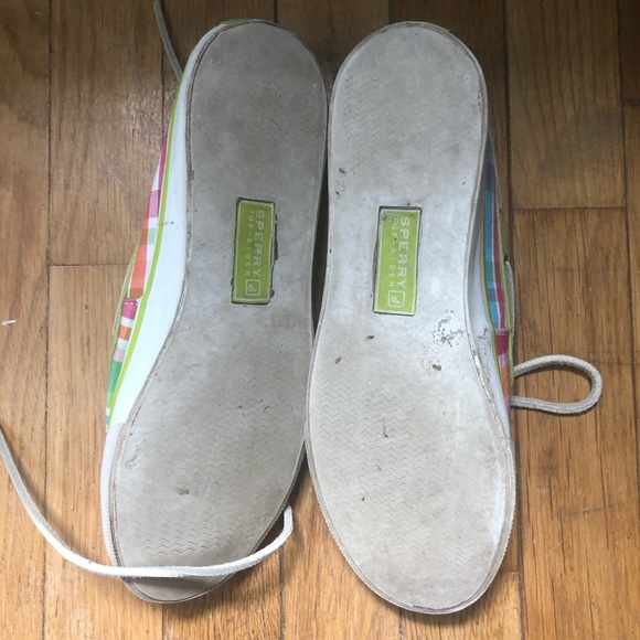 Sperry Topsiders in Plaid!! - Picture 2 of 4